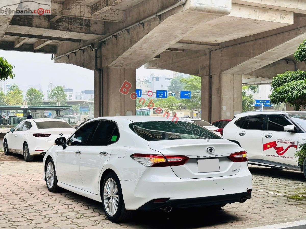 Toyota Camry 2.5Q 2021 - 868 Triệu 3