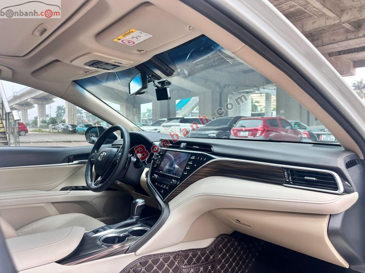 Toyota Camry 2.5Q 2021 - 868 Triệu 8