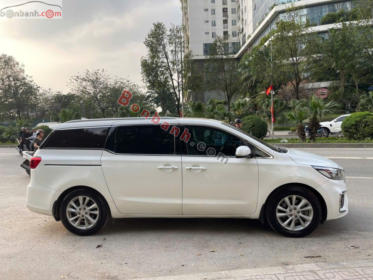 Kia Sedona Platinum D 2018 - 600 Triệu