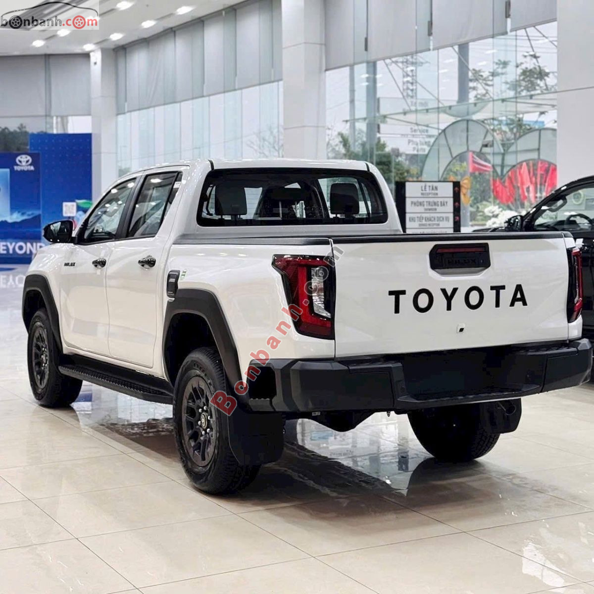 Toyota Hilux Pro 2.8L 4x2 AT 2026 - 690 Triệu 4