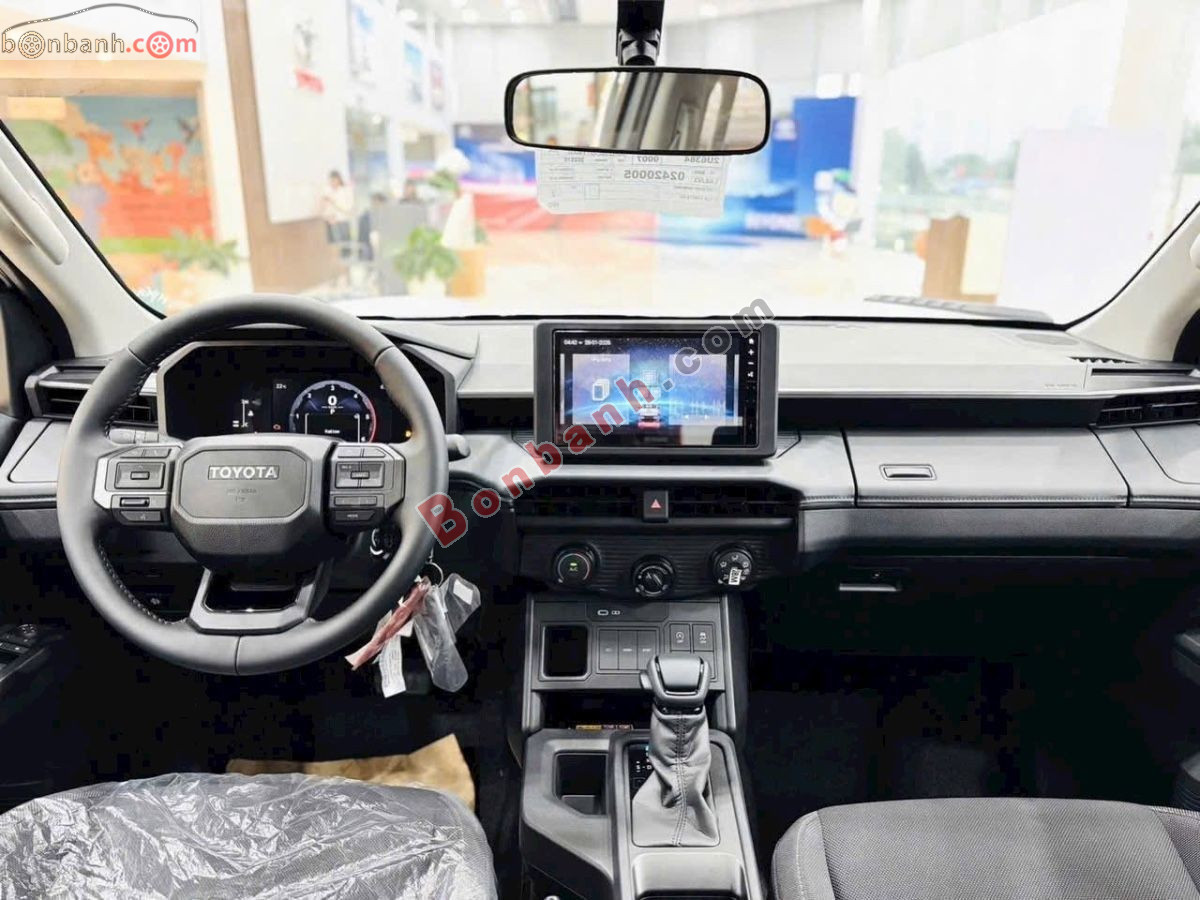 Toyota Hilux Pro 2.8L 4x2 AT 2026 - 690 Triệu 5