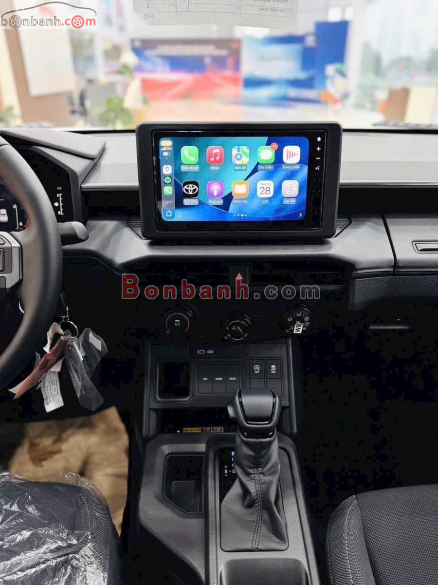 Toyota Hilux Pro 2.8L 4x2 AT 2026 - 690 Triệu 6