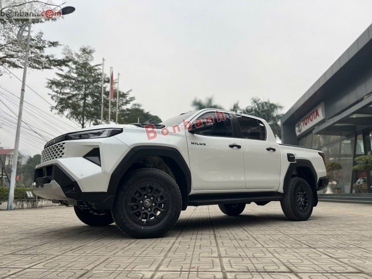 Toyota Hilux Pro 2.8L 4x2 AT 2026 - 690 Triệu 2