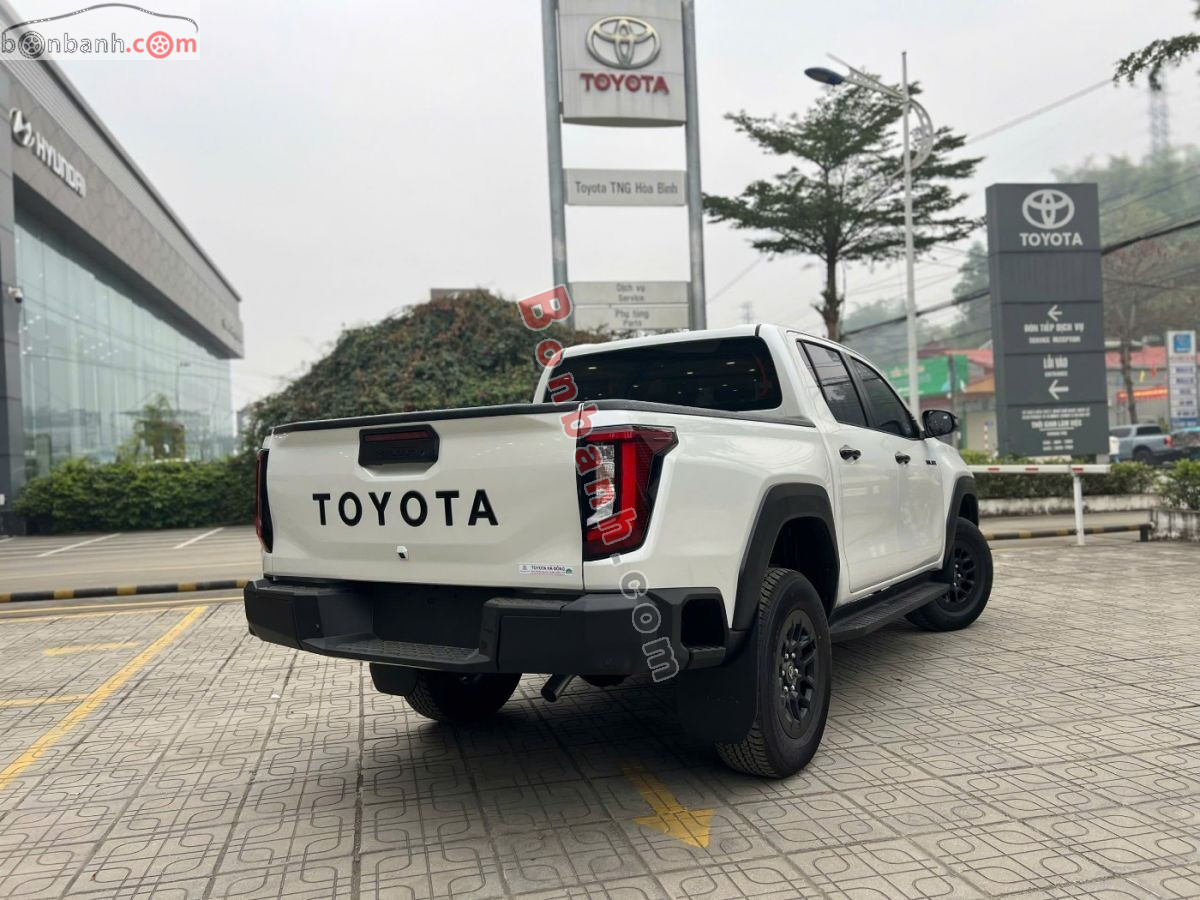 Toyota Hilux Pro 2.8L 4x2 AT 2026 - 690 Triệu 3
